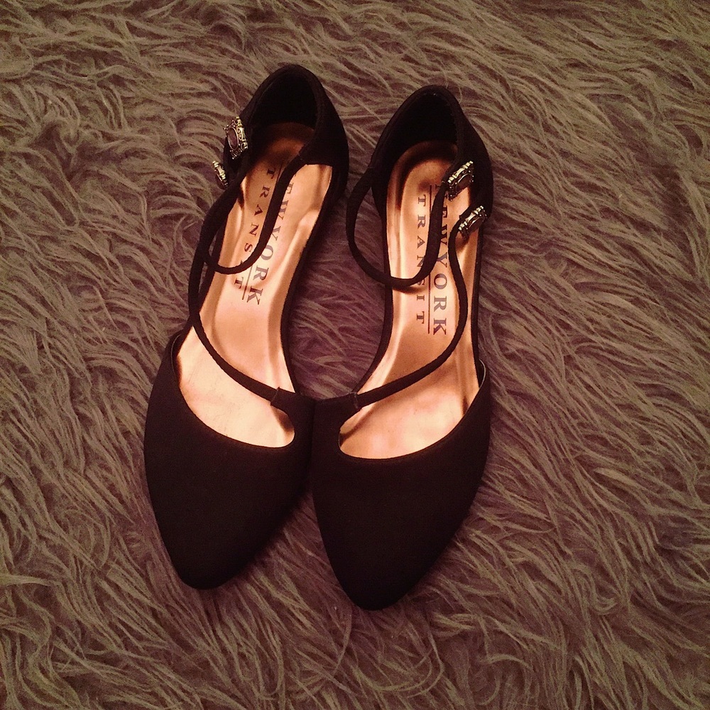 NWOT NewYork Transit Flats